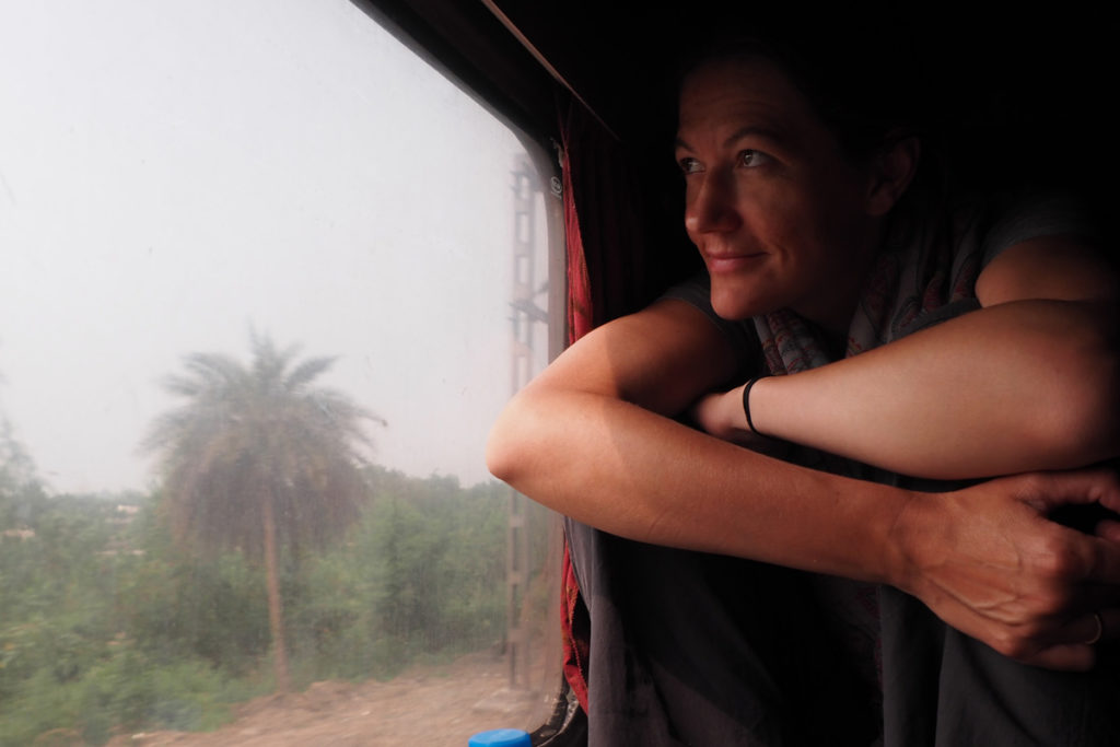 Blick aus dem Zugfenster, Indien