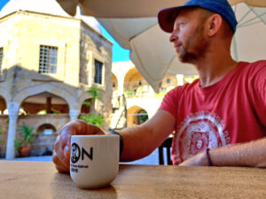 Türkischer Morgenkaffee im Nordteil von Nikosia